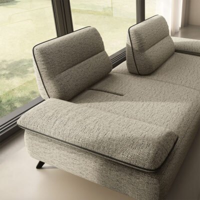 Natuzzi Valencia - Arm details and overheard in fabric